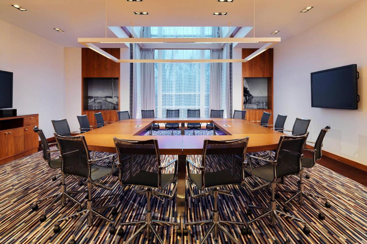 Sheraton Sopot Hotel Luaran gambar A meeting room at the Westin Palace, Brussels