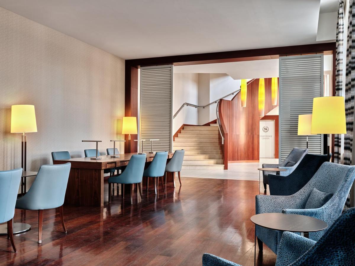 Sheraton Sopot Hotel Luaran gambar The lounge at the airport