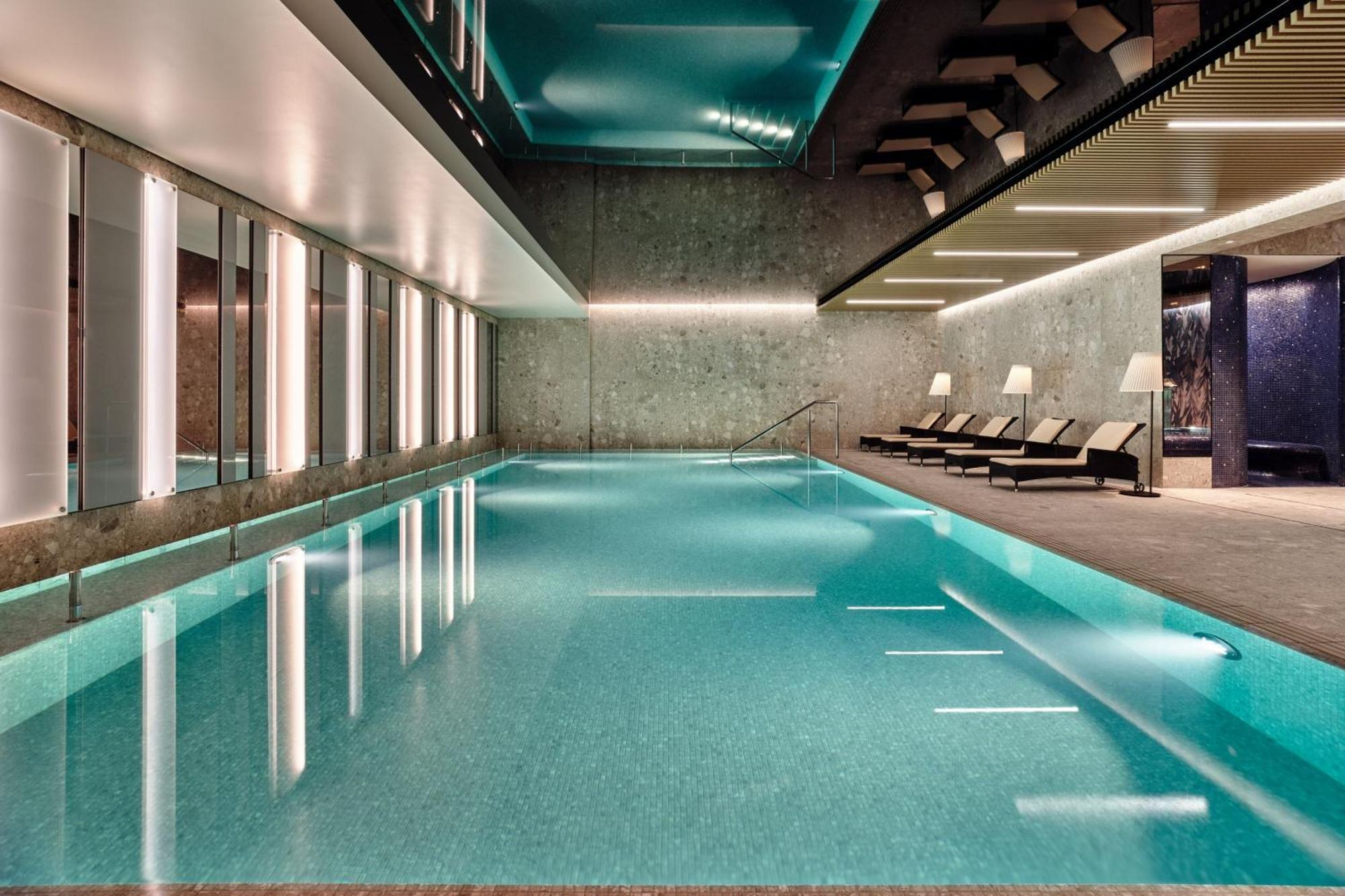 Sheraton Sopot Hotel Luaran gambar The pool at The Standard London