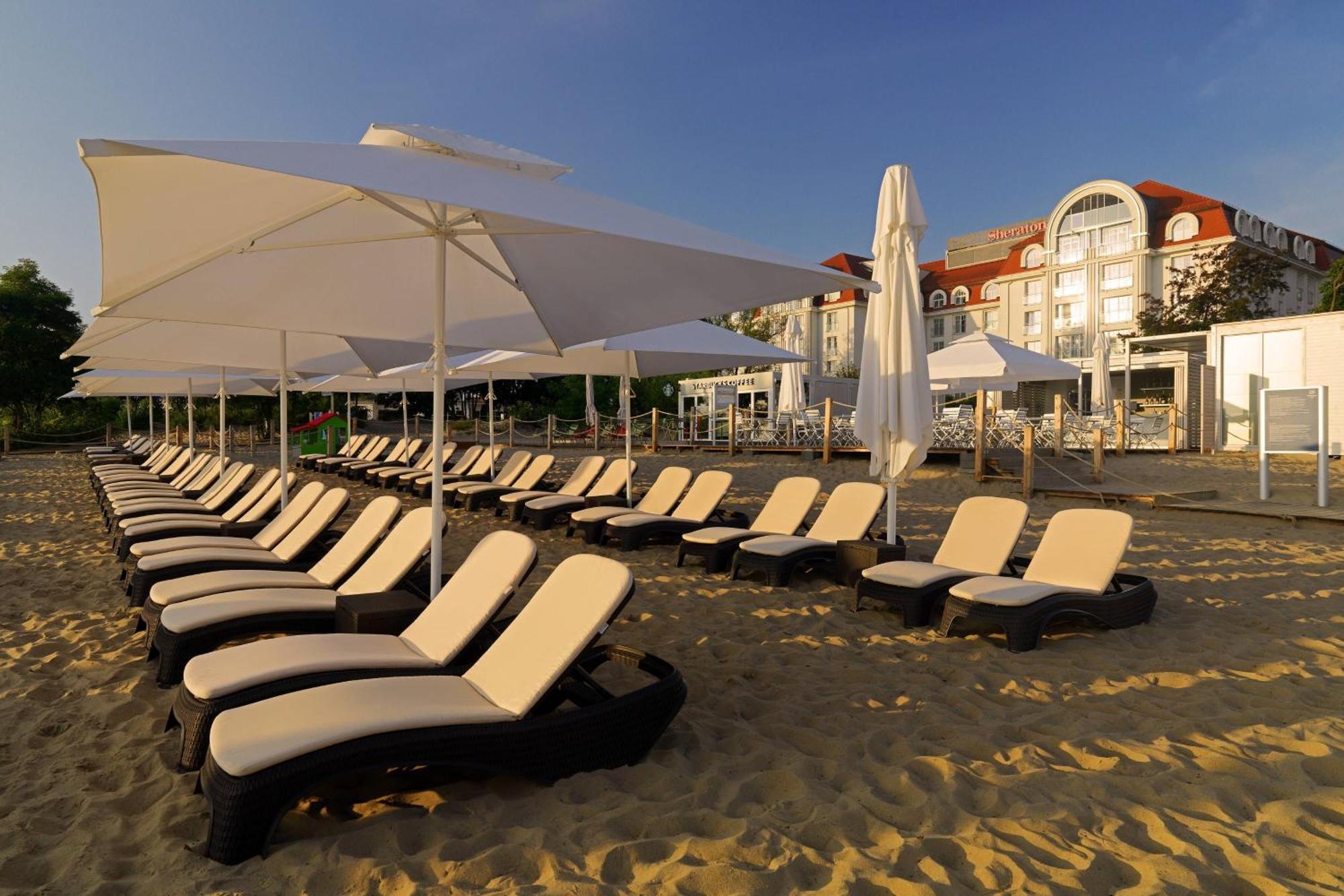 Sheraton Sopot Hotel Luaran gambar Beach at the Grand Hotel
