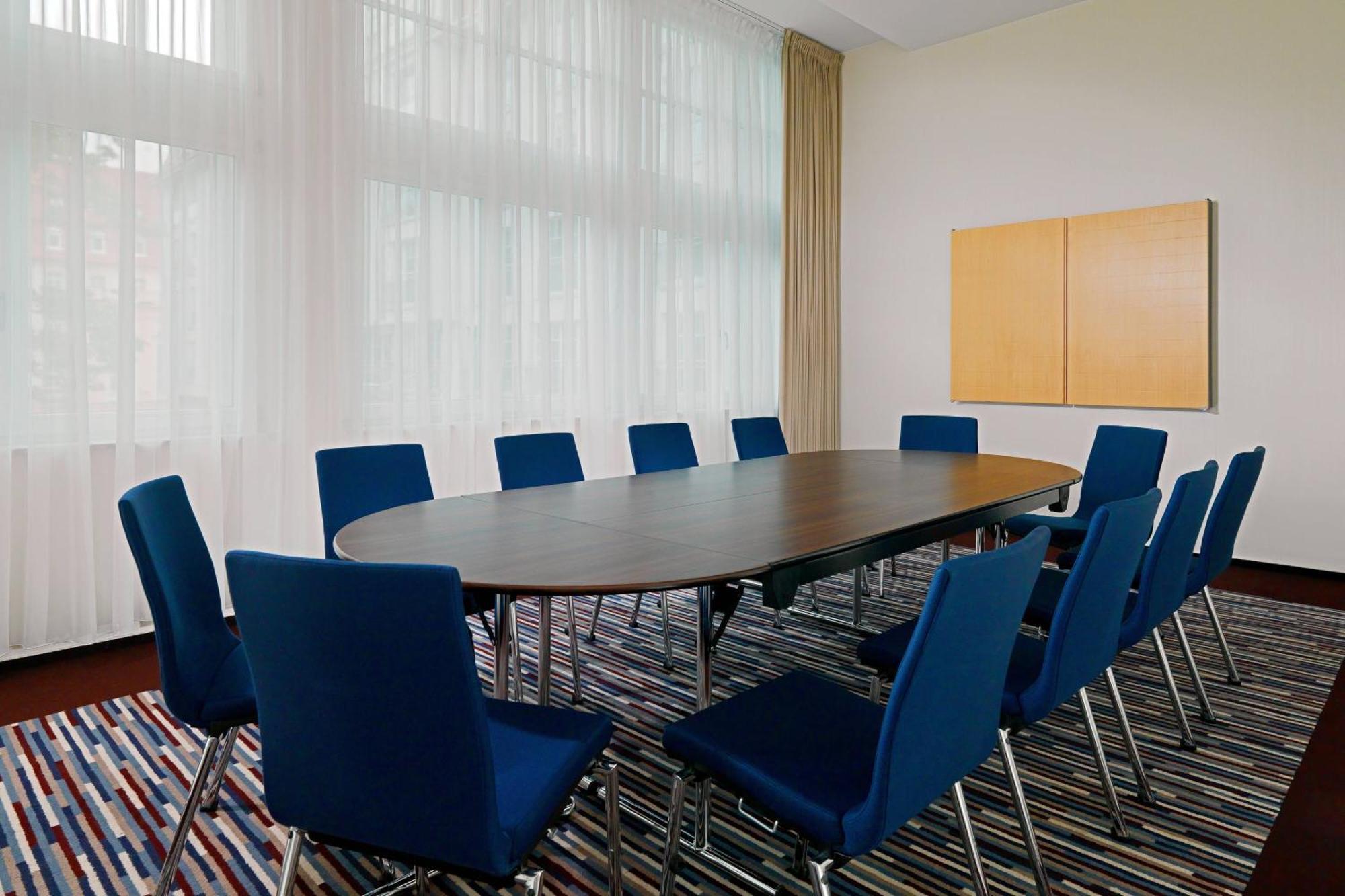 Sheraton Sopot Hotel Luaran gambar A typical boardroom