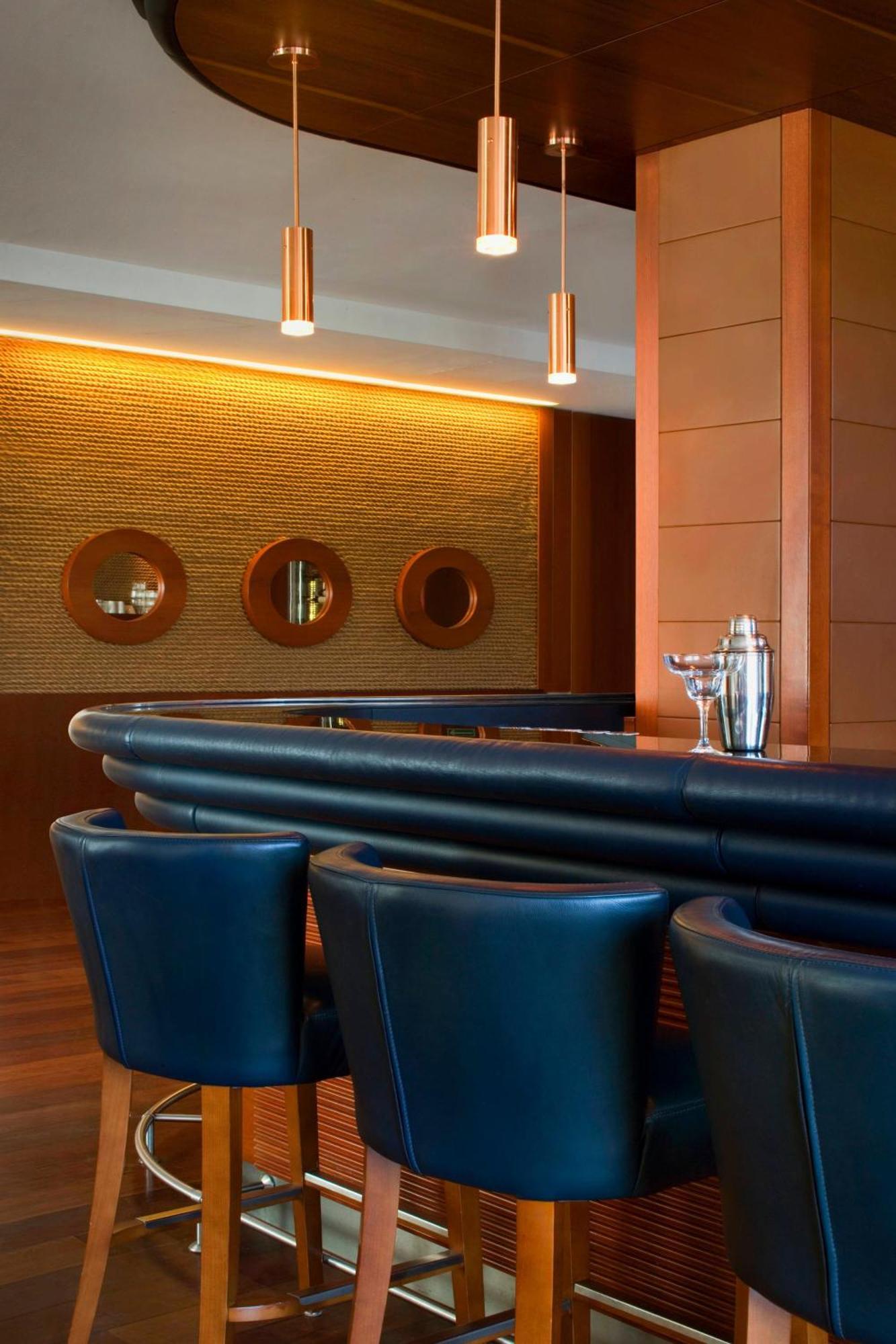 Sheraton Sopot Hotel Luaran gambar The bar at the lounge