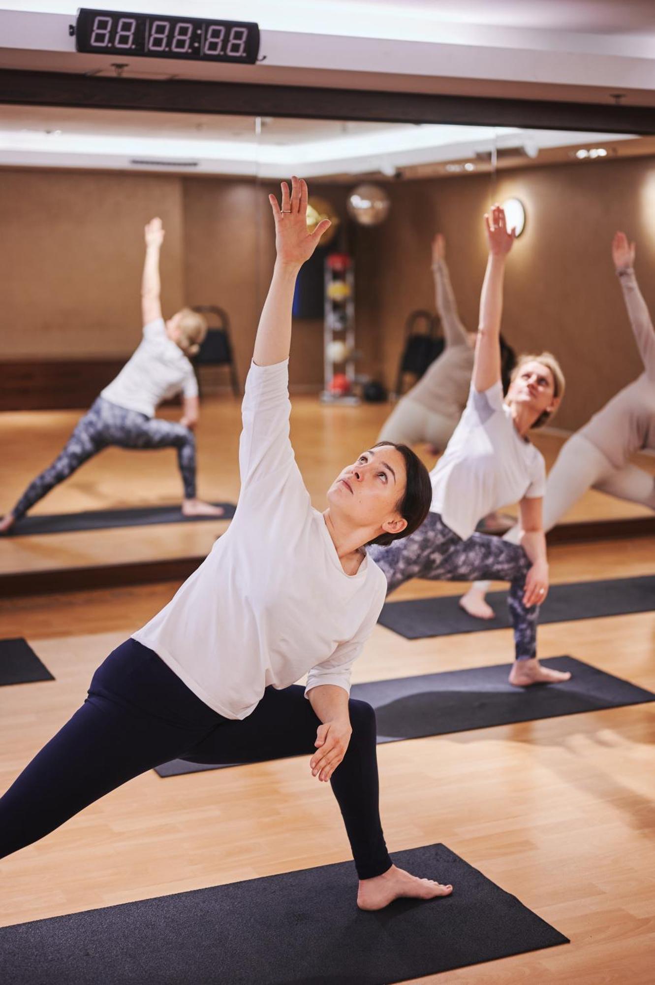 Sheraton Sopot Hotel Luaran gambar A yoga class